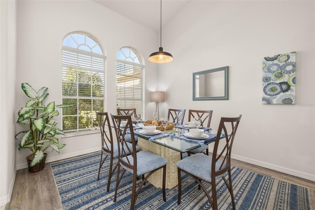 For Sale: $549,999 (5 beds, 4 baths, 2324 Square Feet)