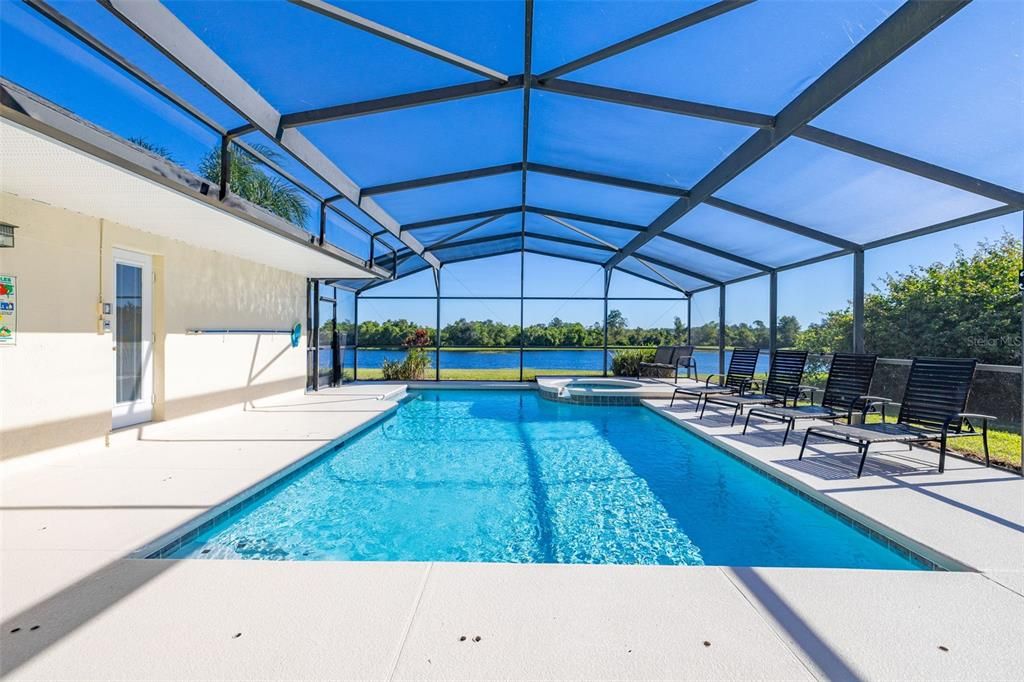 For Sale: $549,999 (5 beds, 4 baths, 2324 Square Feet)