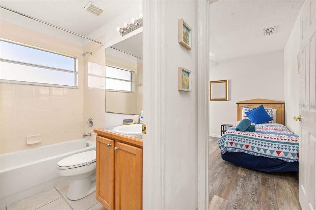 For Sale: $549,999 (5 beds, 4 baths, 2324 Square Feet)