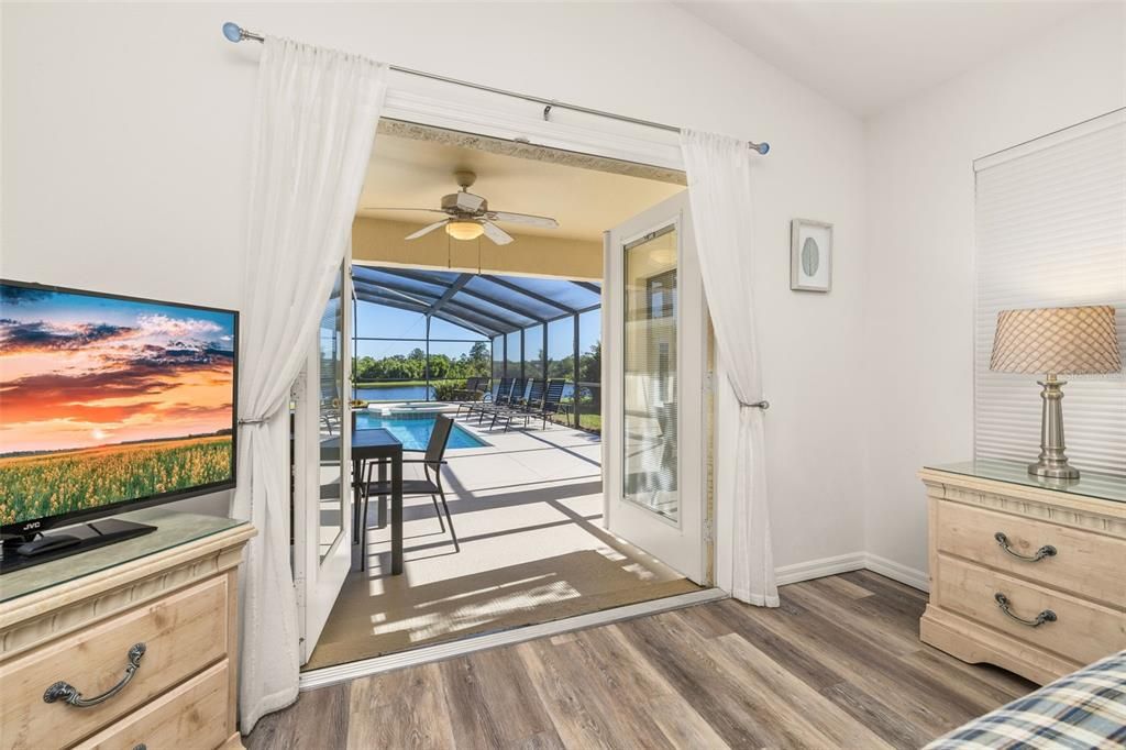 For Sale: $549,999 (5 beds, 4 baths, 2324 Square Feet)