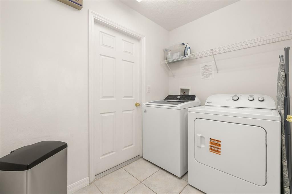 For Sale: $549,999 (5 beds, 4 baths, 2324 Square Feet)