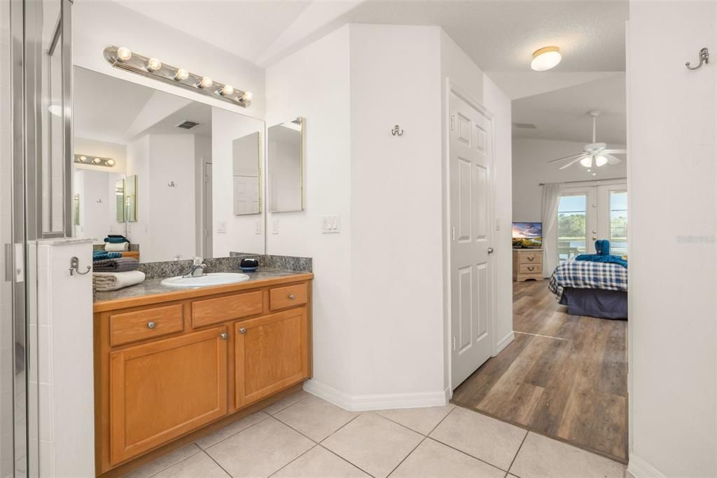 For Sale: $549,999 (5 beds, 4 baths, 2324 Square Feet)