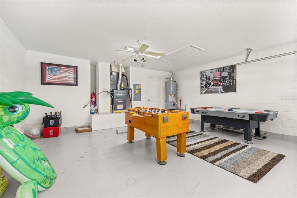 For Sale: $549,999 (5 beds, 4 baths, 2324 Square Feet)