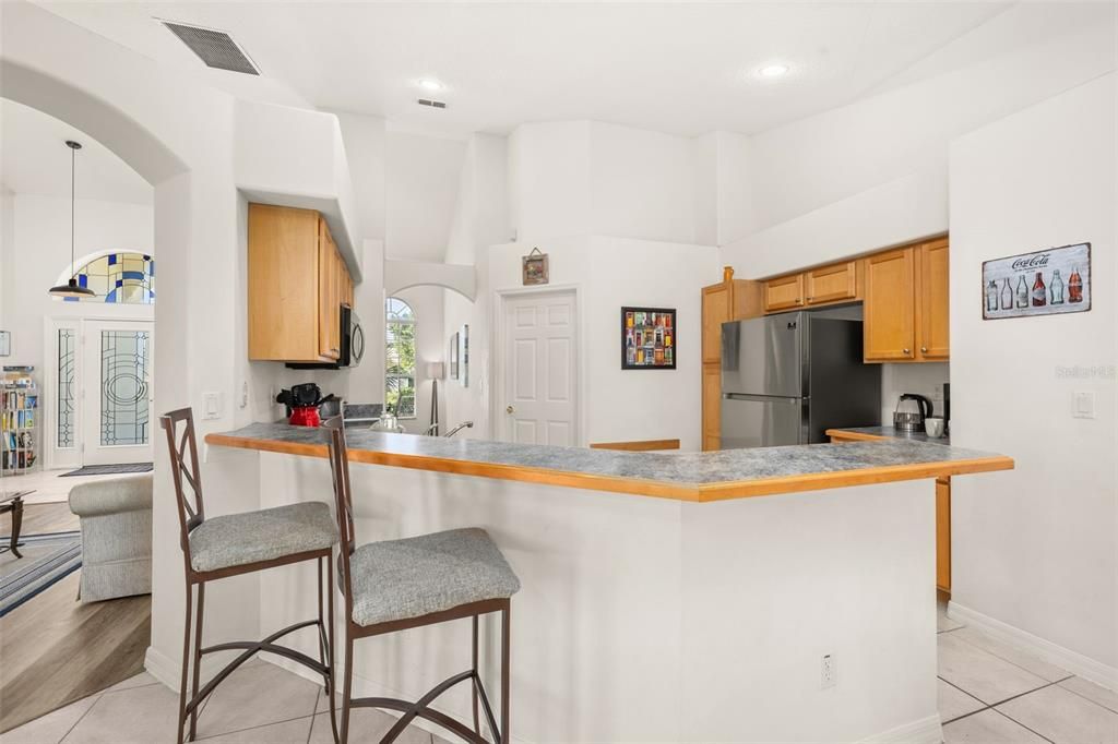 For Sale: $549,999 (5 beds, 4 baths, 2324 Square Feet)