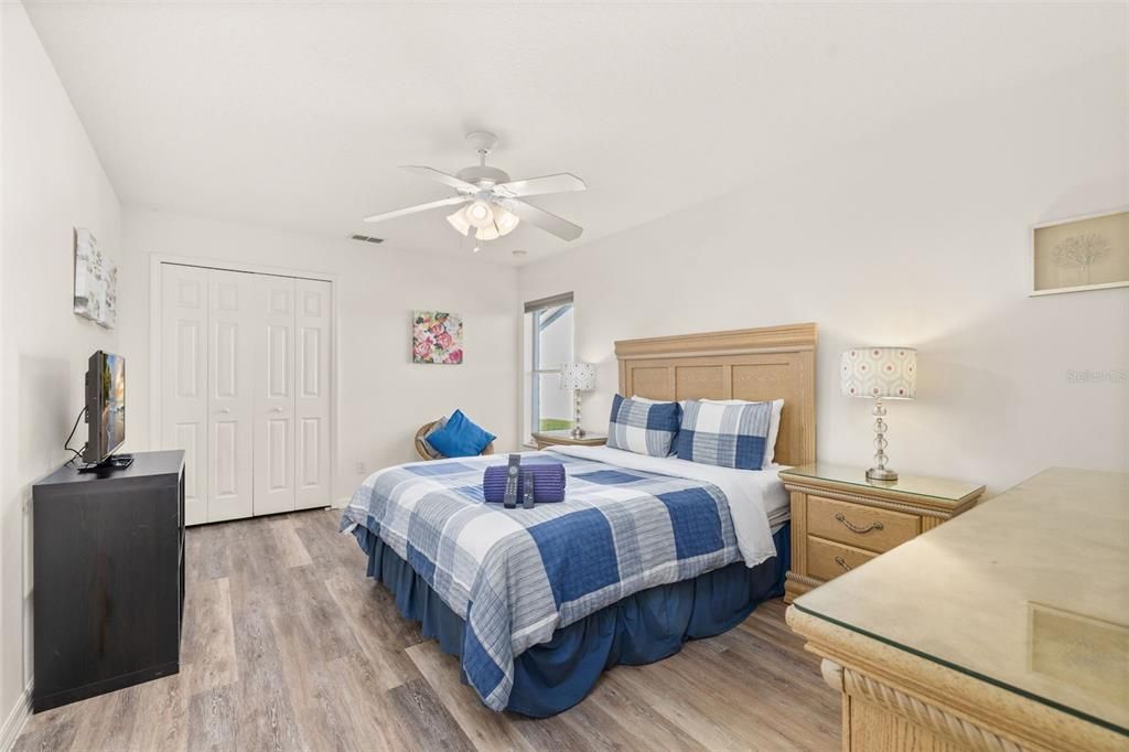 For Sale: $549,999 (5 beds, 4 baths, 2324 Square Feet)