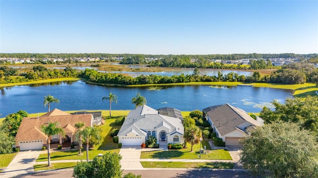 For Sale: $549,999 (5 beds, 4 baths, 2324 Square Feet)