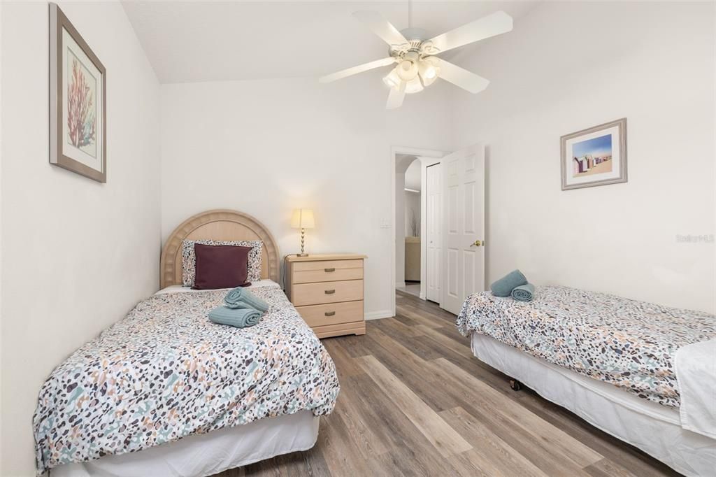 For Sale: $549,999 (5 beds, 4 baths, 2324 Square Feet)