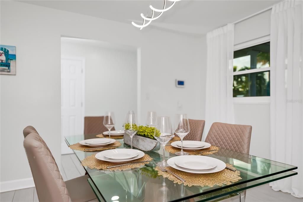 待售: $850,000 (3 贝兹, 2 浴室, 1515 平方英尺)