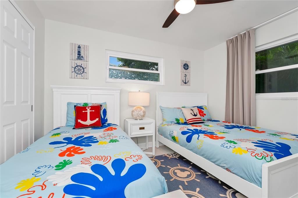 待售: $850,000 (3 贝兹, 2 浴室, 1515 平方英尺)