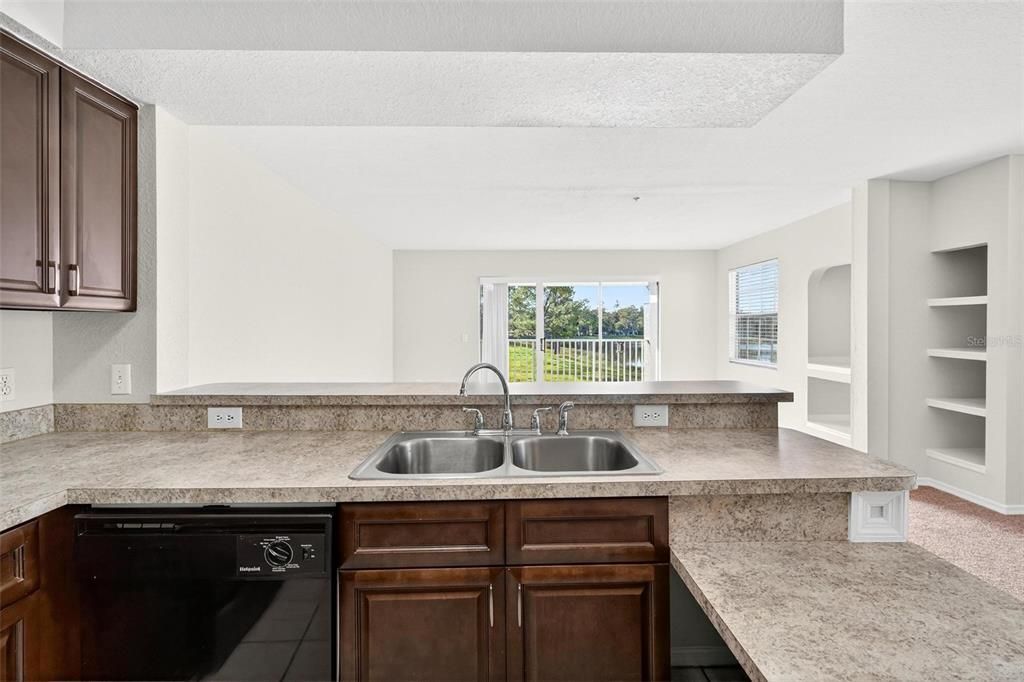 For Sale: $230,000 (2 beds, 2 baths, 1288 Square Feet)