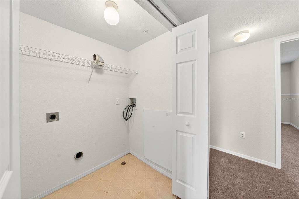 For Sale: $230,000 (2 beds, 2 baths, 1288 Square Feet)