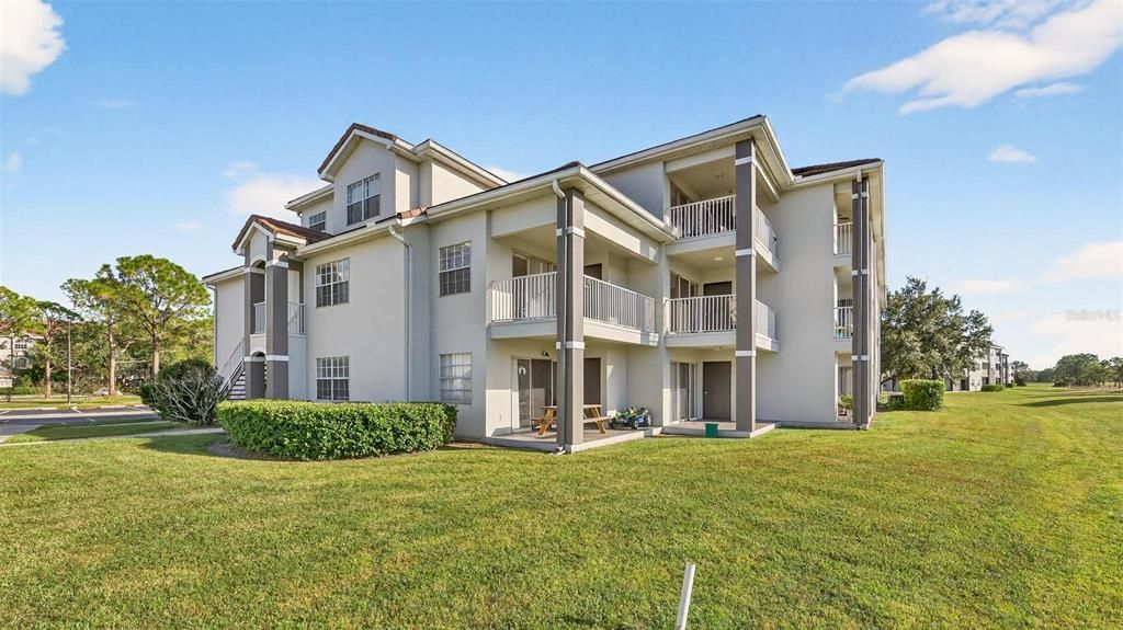 For Sale: $230,000 (2 beds, 2 baths, 1288 Square Feet)