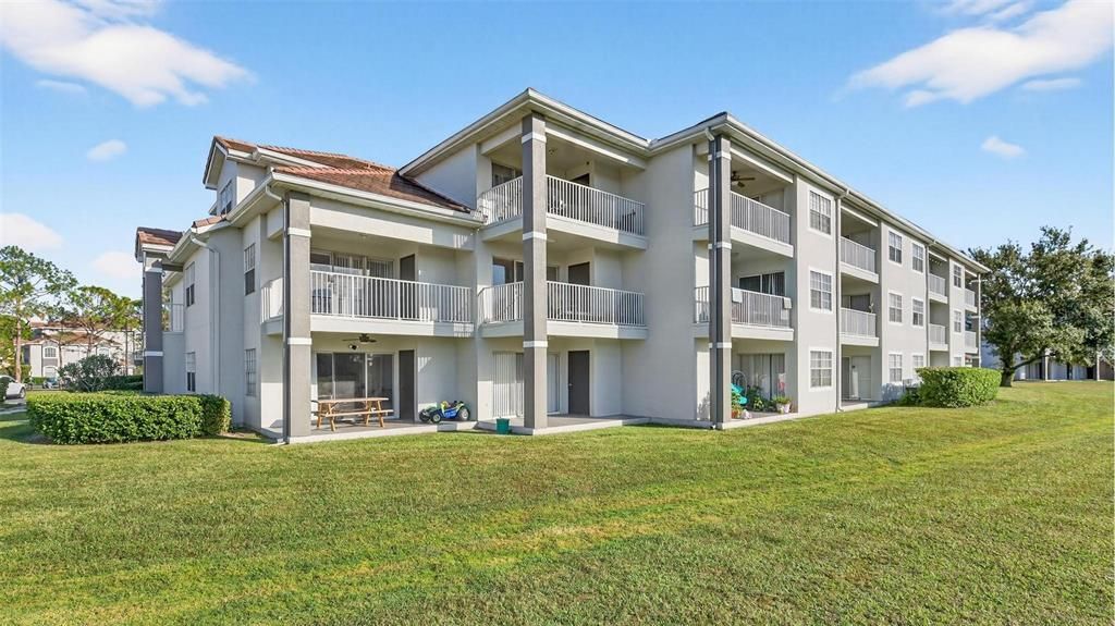 For Sale: $230,000 (2 beds, 2 baths, 1288 Square Feet)