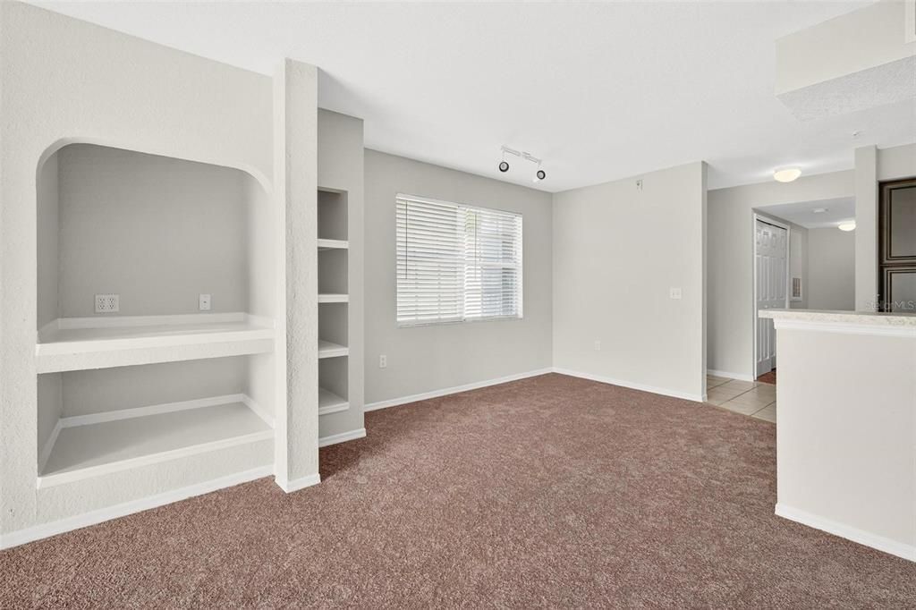 For Sale: $230,000 (2 beds, 2 baths, 1288 Square Feet)