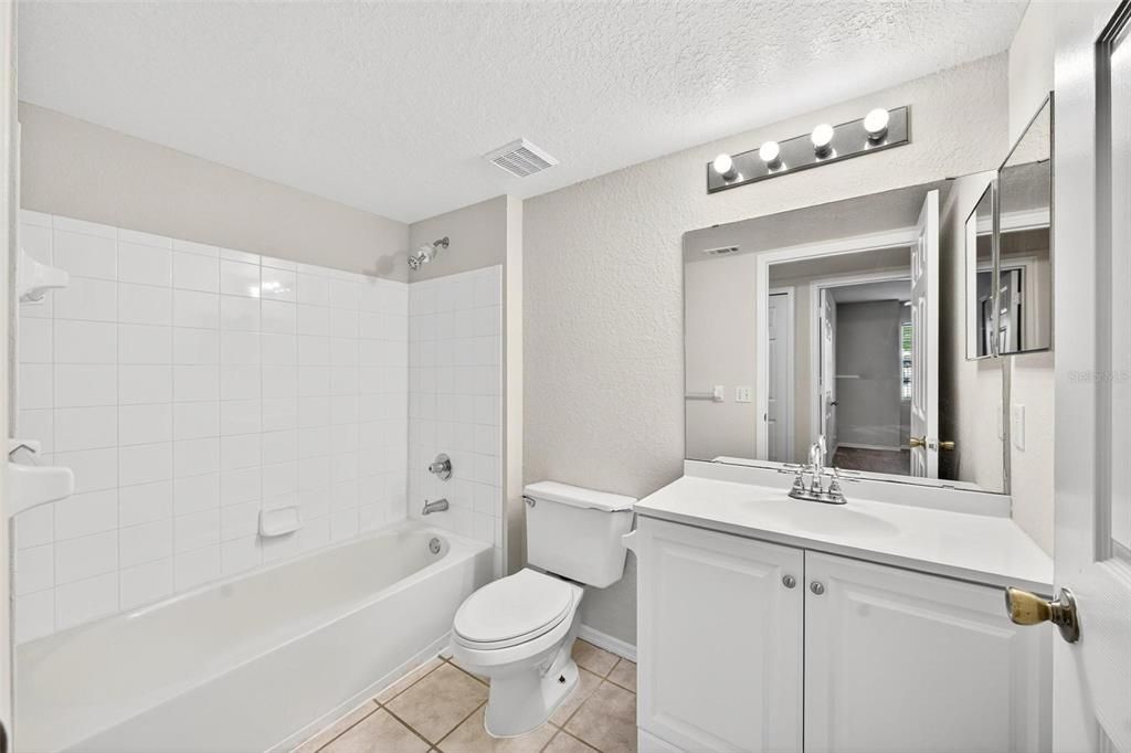 For Sale: $230,000 (2 beds, 2 baths, 1288 Square Feet)