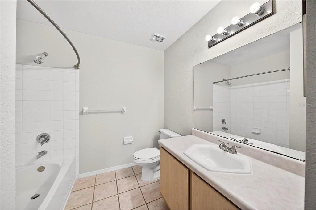 For Sale: $230,000 (2 beds, 2 baths, 1288 Square Feet)