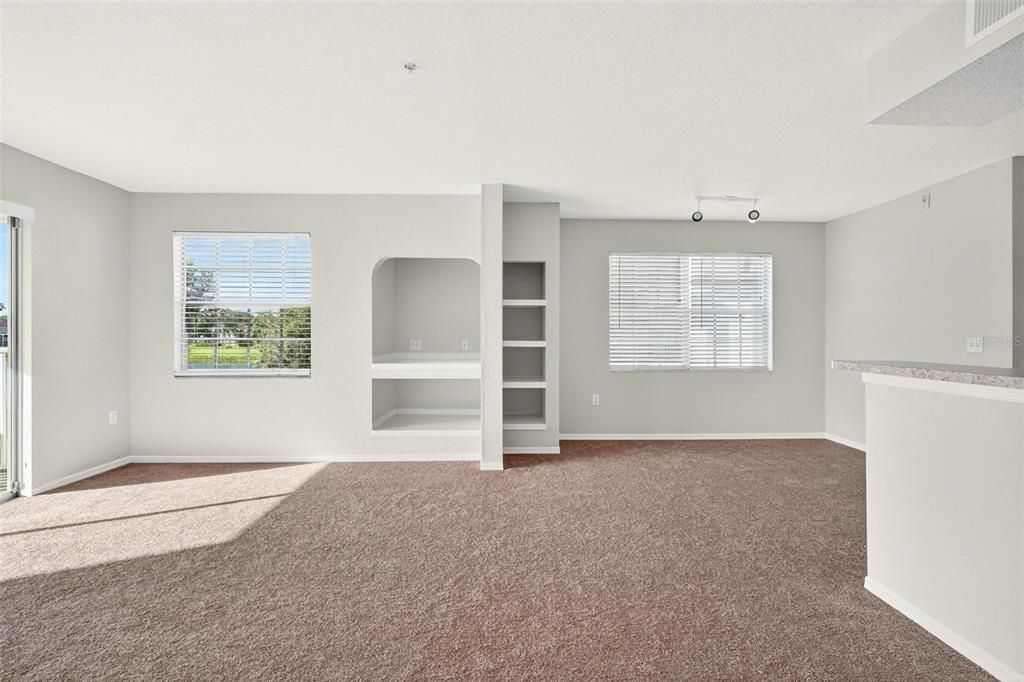 For Sale: $230,000 (2 beds, 2 baths, 1288 Square Feet)