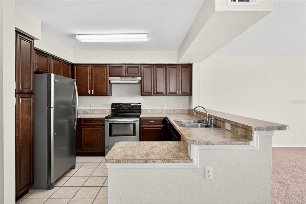 For Sale: $230,000 (2 beds, 2 baths, 1288 Square Feet)