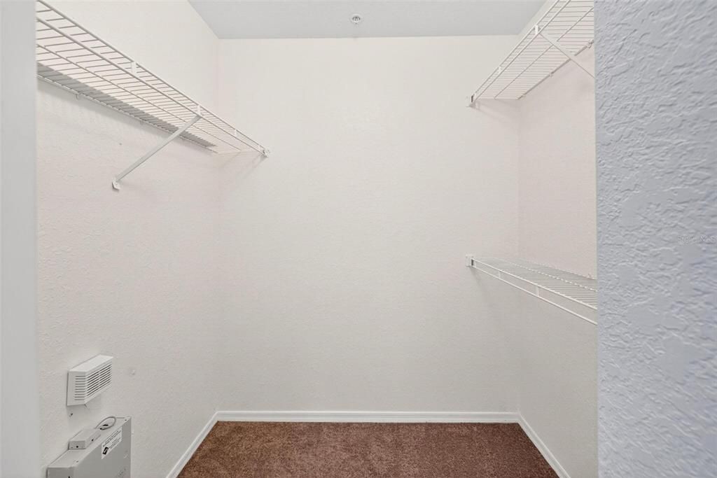 For Sale: $230,000 (2 beds, 2 baths, 1288 Square Feet)