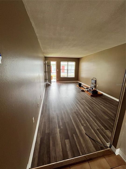 出租: $1,195 (1 贝兹, 1 浴室, 630 平方英尺)