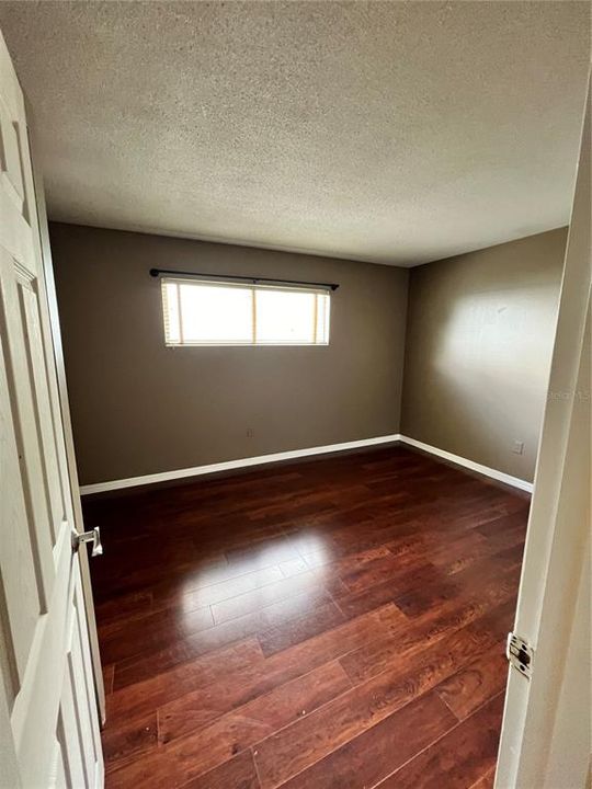 出租: $1,195 (1 贝兹, 1 浴室, 630 平方英尺)