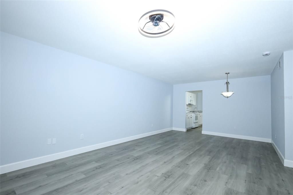 For Sale: $190,000 (3 beds, 2 baths, 1200 Square Feet)