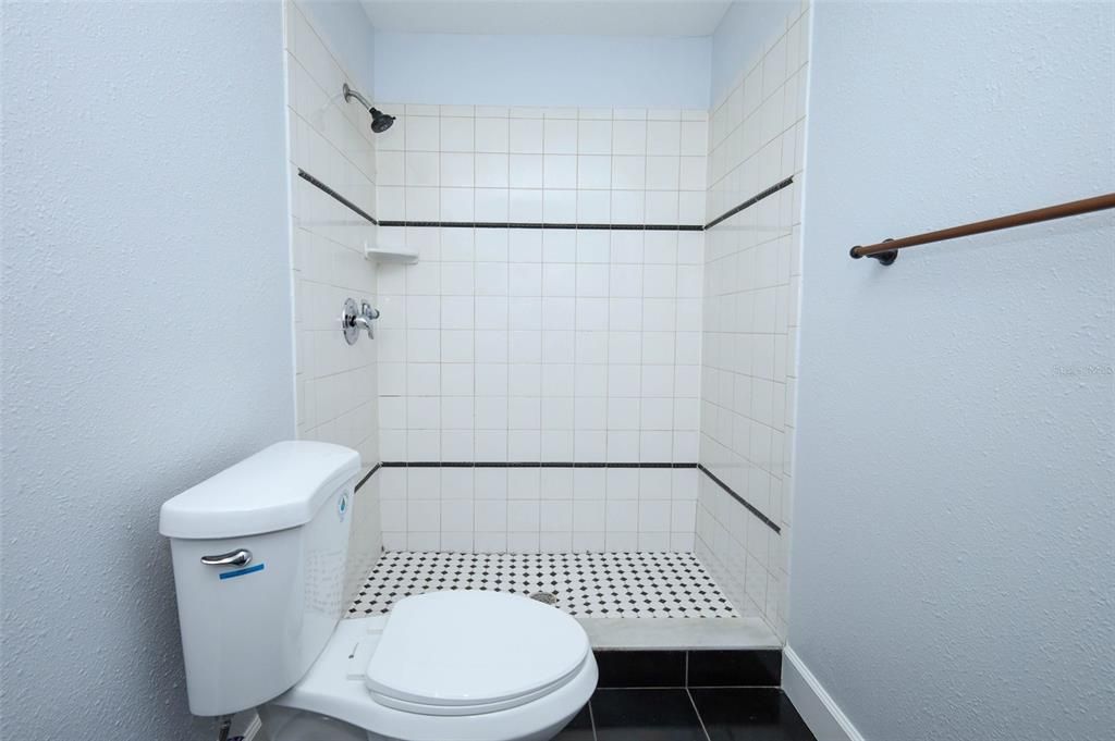 For Sale: $190,000 (3 beds, 2 baths, 1200 Square Feet)