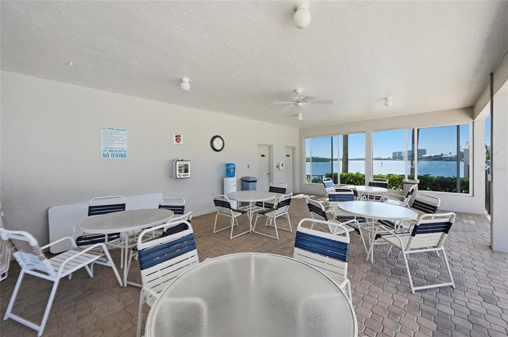 Active With Contract: $579,000 (2 beds, 2 baths, 1093 Square Feet)