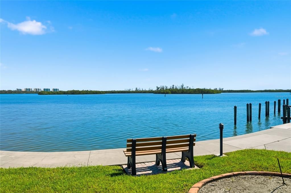 Active With Contract: $579,000 (2 beds, 2 baths, 1093 Square Feet)