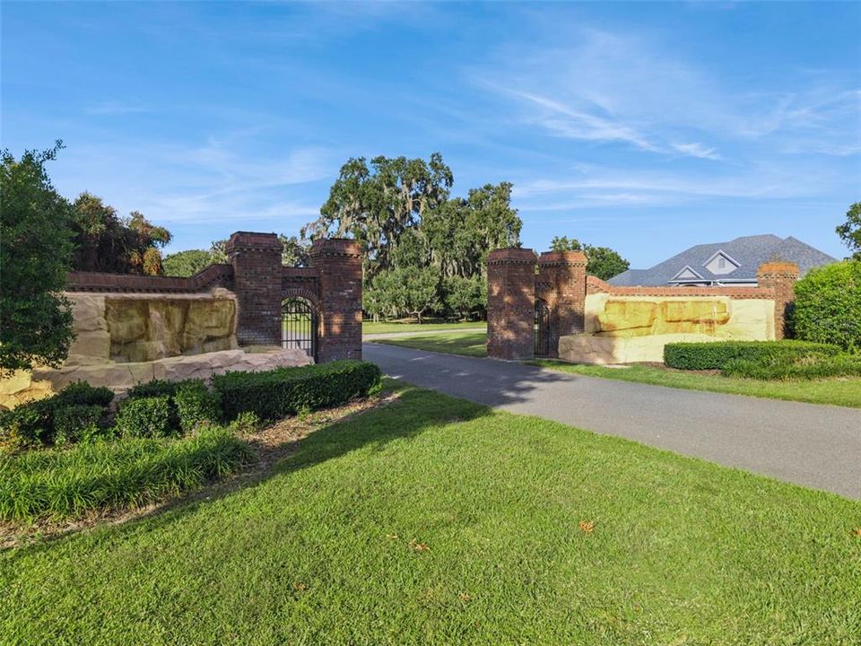 На продажу: $100,000 (0.87 acres)