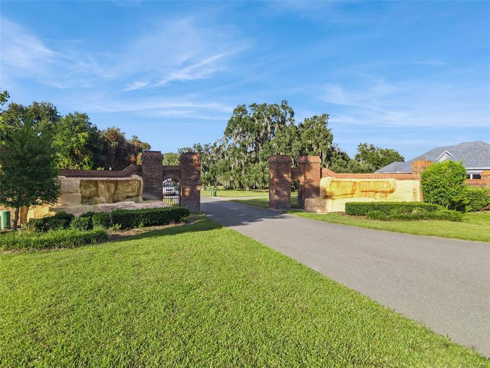 На продажу: $100,000 (0.87 acres)