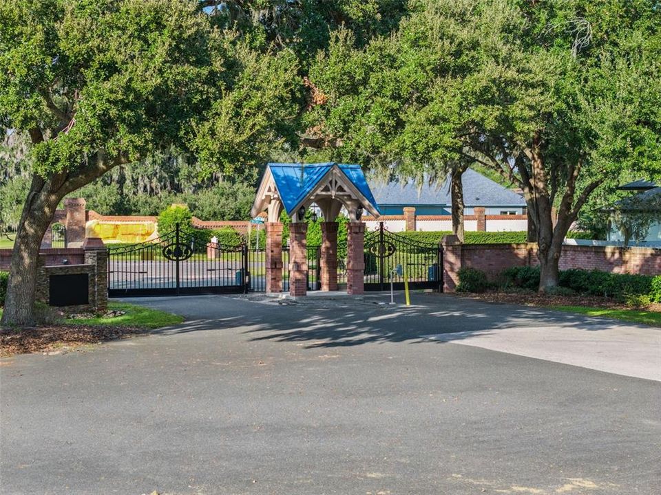 На продажу: $100,000 (0.87 acres)