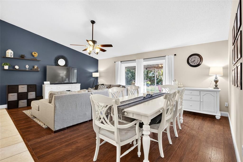 Active With Contract: $399,000 (3 beds, 2 baths, 1493 Square Feet)