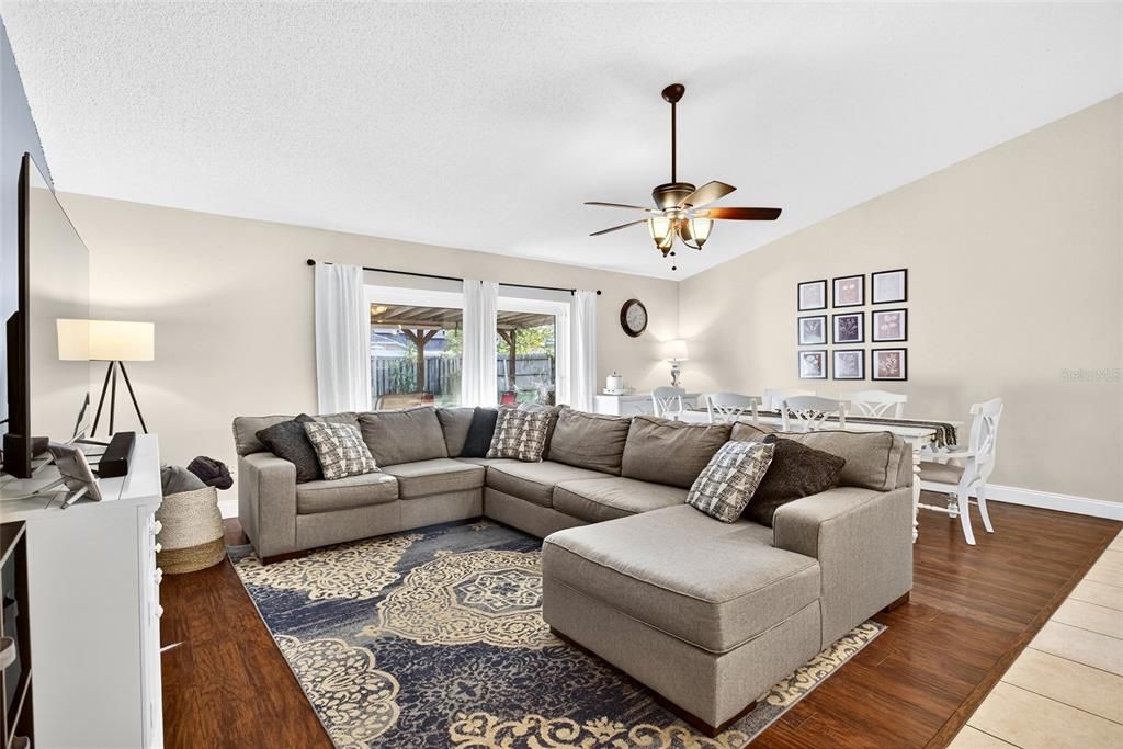 Active With Contract: $399,000 (3 beds, 2 baths, 1493 Square Feet)