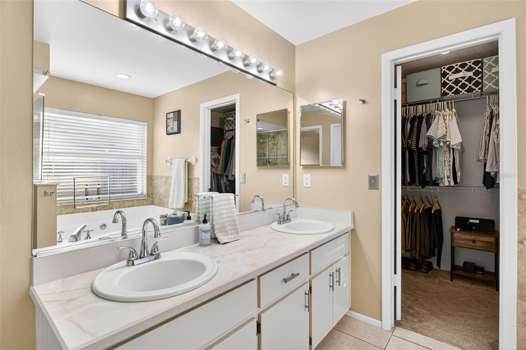 Active With Contract: $399,000 (3 beds, 2 baths, 1493 Square Feet)