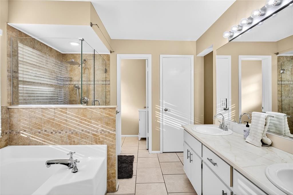 Active With Contract: $399,000 (3 beds, 2 baths, 1493 Square Feet)