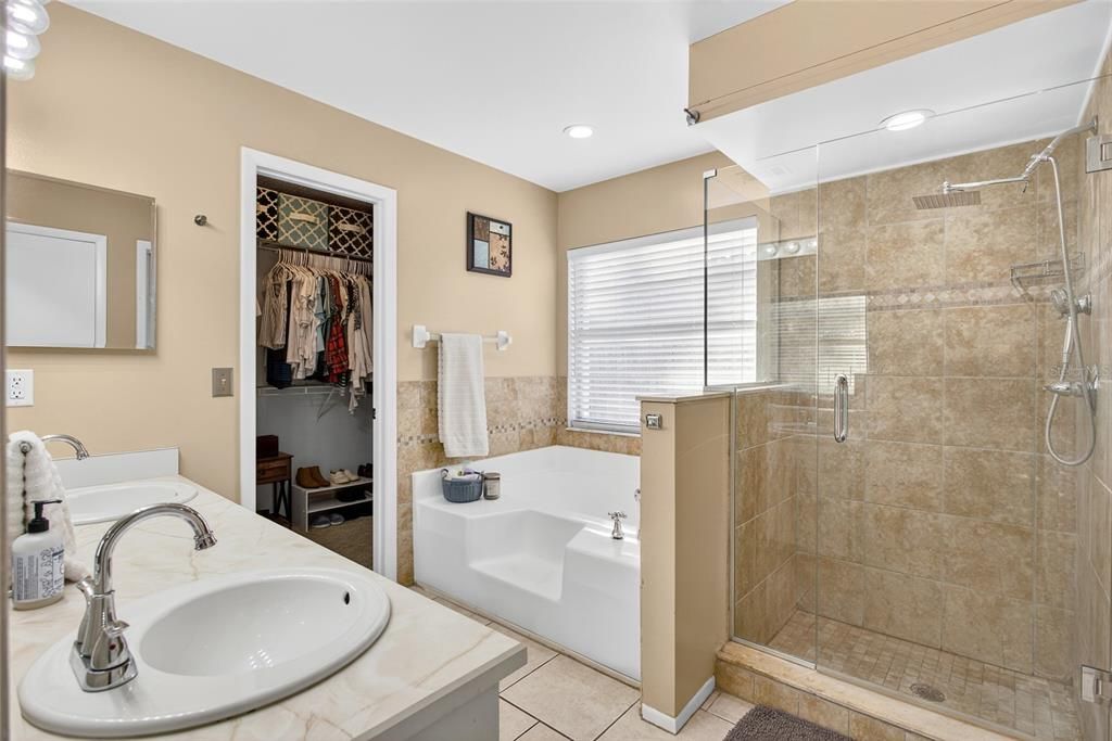 Active With Contract: $399,000 (3 beds, 2 baths, 1493 Square Feet)