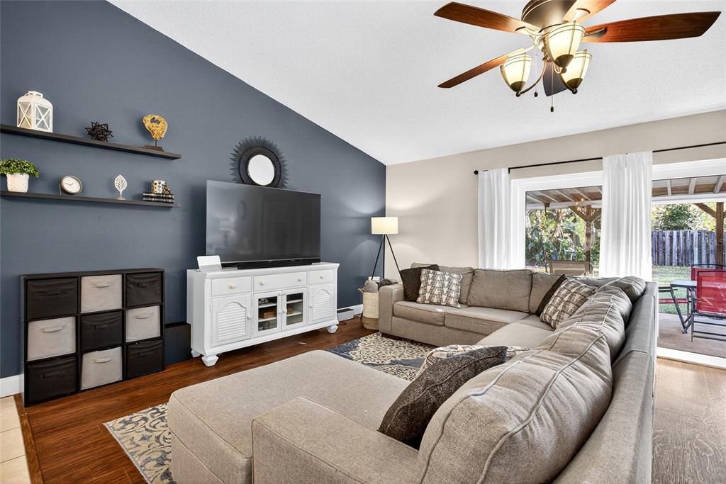 Active With Contract: $399,000 (3 beds, 2 baths, 1493 Square Feet)