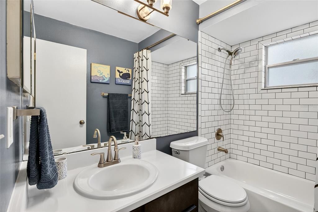 Active With Contract: $399,000 (3 beds, 2 baths, 1493 Square Feet)