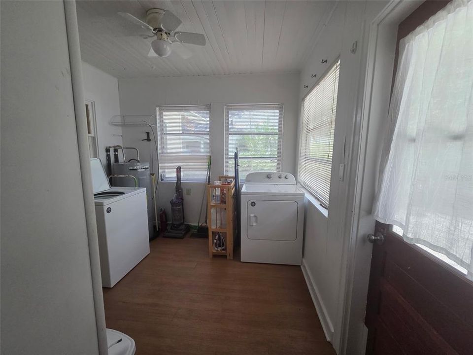 En Venta: $650,000 (5 camas, 2 baños, 2487 Pies cuadrados)