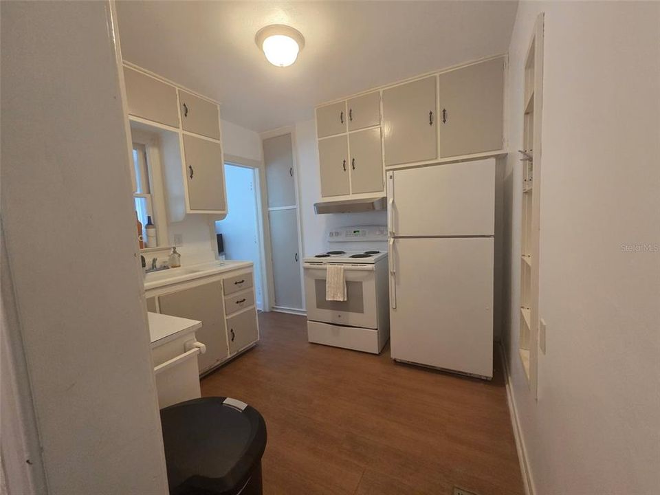 En Venta: $650,000 (5 camas, 2 baños, 2487 Pies cuadrados)