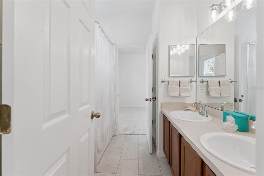 待售: $599,900 (4 贝兹, 3 浴室, 2512 平方英尺)