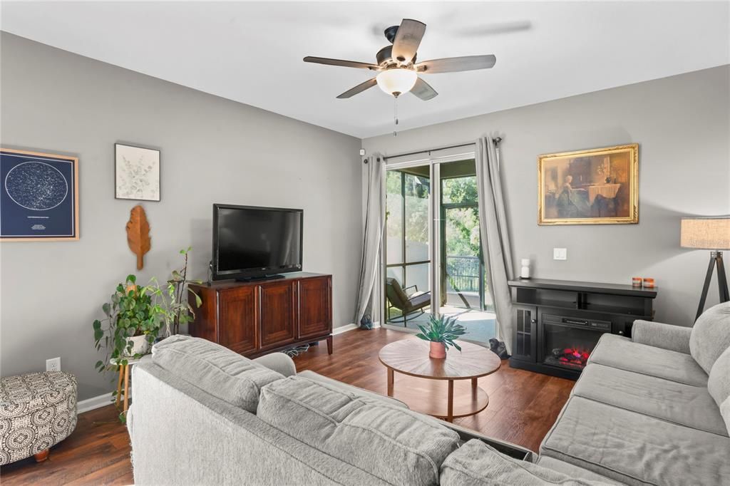For Sale: $338,000 (3 beds, 2 baths, 1532 Square Feet)