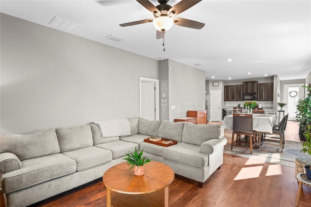 For Sale: $338,000 (3 beds, 2 baths, 1532 Square Feet)