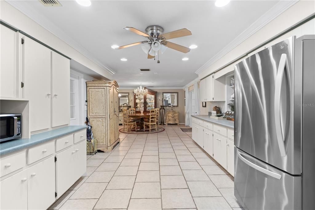 待售: $444,500 (3 贝兹, 2 浴室, 2558 平方英尺)