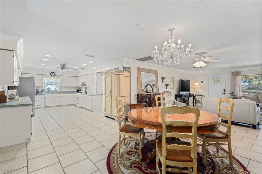 待售: $444,500 (3 贝兹, 2 浴室, 2558 平方英尺)