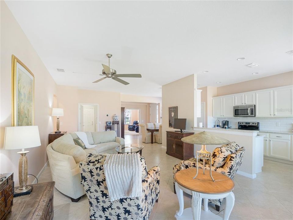 出租: $2,600 (2 贝兹, 2 浴室, 1696 平方英尺)