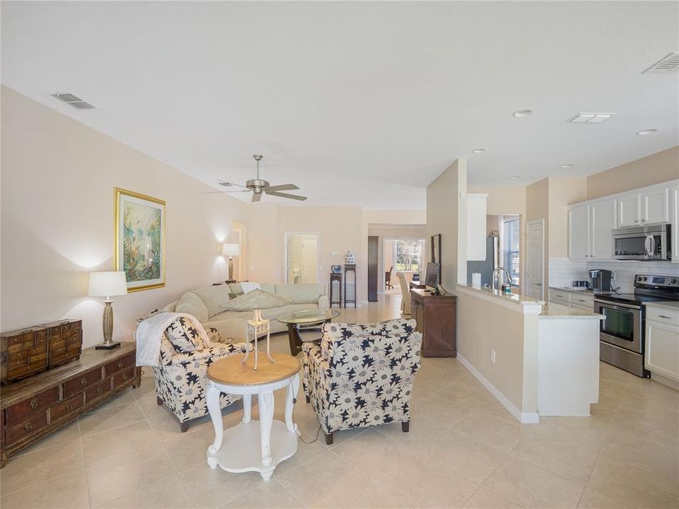 出租: $2,600 (2 贝兹, 2 浴室, 1696 平方英尺)