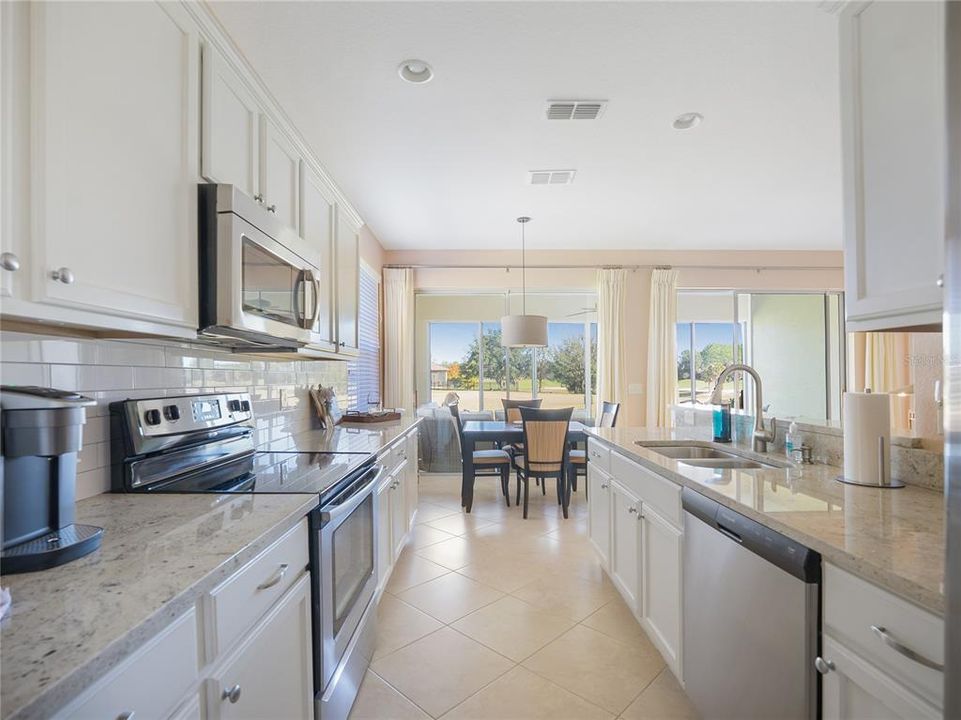 出租: $2,600 (2 贝兹, 2 浴室, 1696 平方英尺)