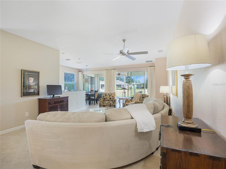 出租: $2,600 (2 贝兹, 2 浴室, 1696 平方英尺)